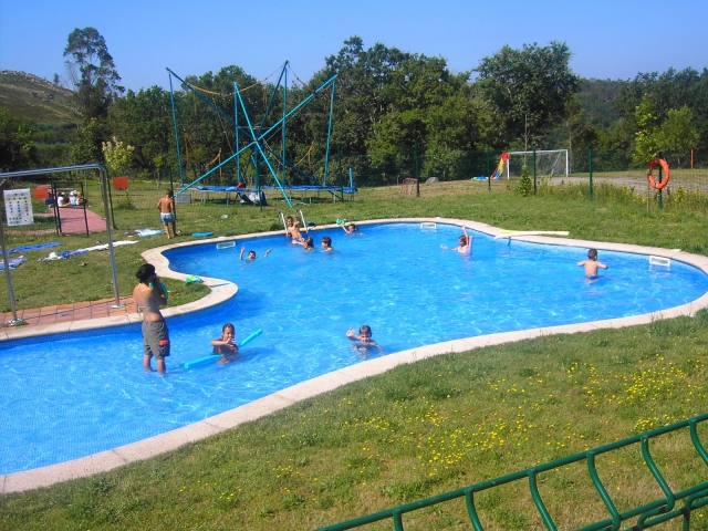 Piscina de los campamentos